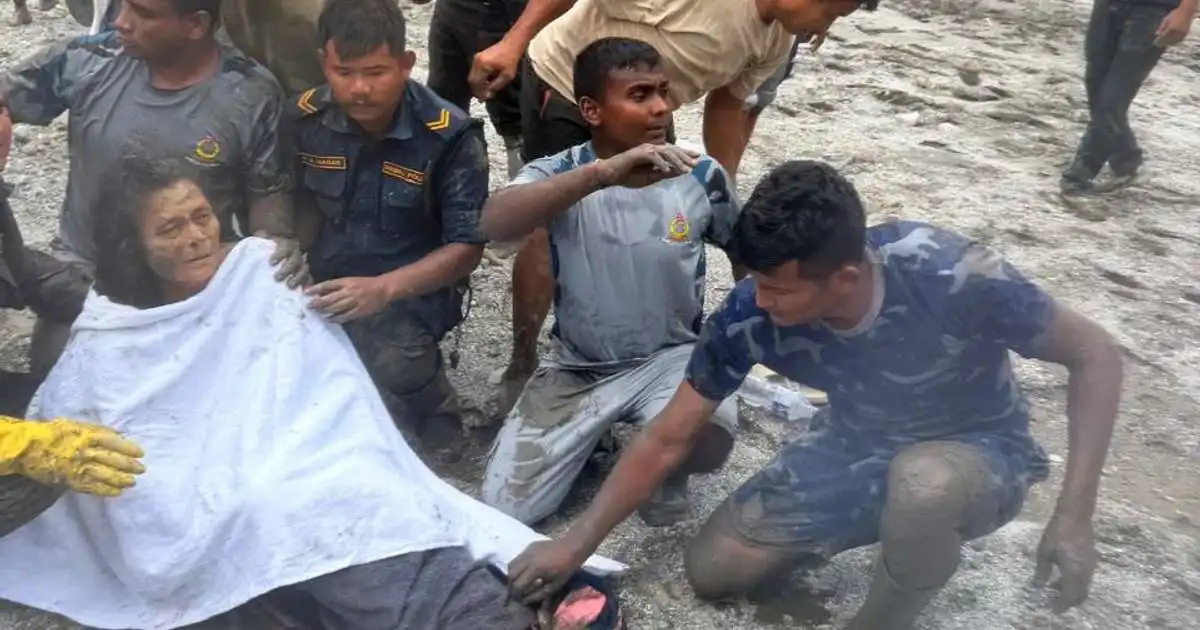 Björguðu tveimur til viðbótar í Nepal