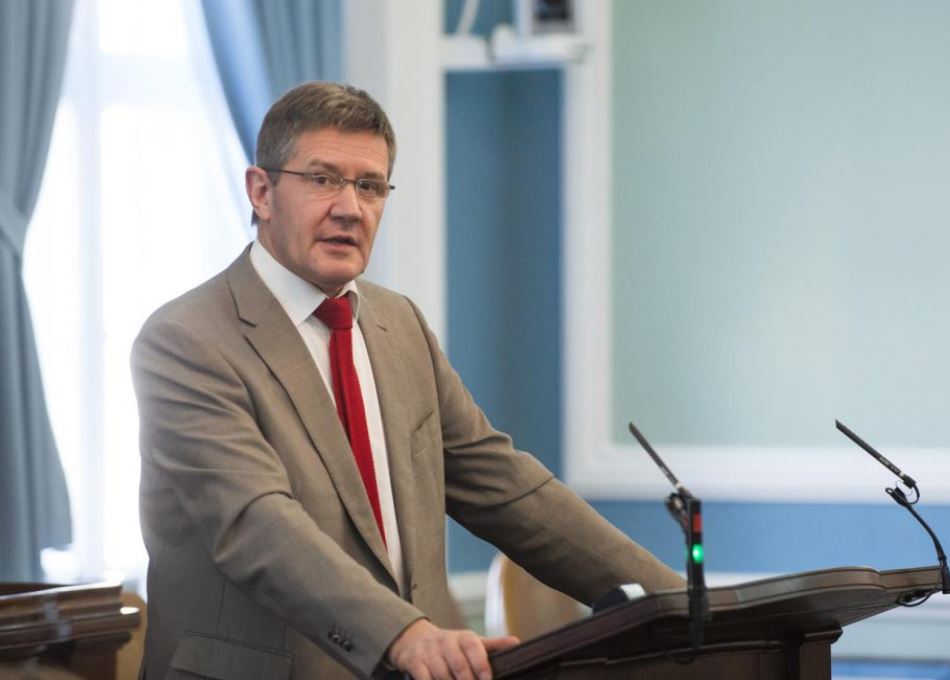 Björn Valur ósáttur og gagnrýnir Ingu Sæland – „Hver stendur með kennurum – ef einhver?“ - DV