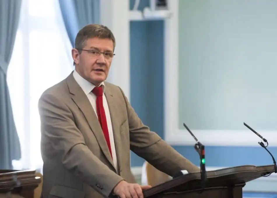 Björn Valur ósáttur og gagnrýnir Ingu Sæland – „Hver stendur með kennurum – ef einhver?“ - DV
