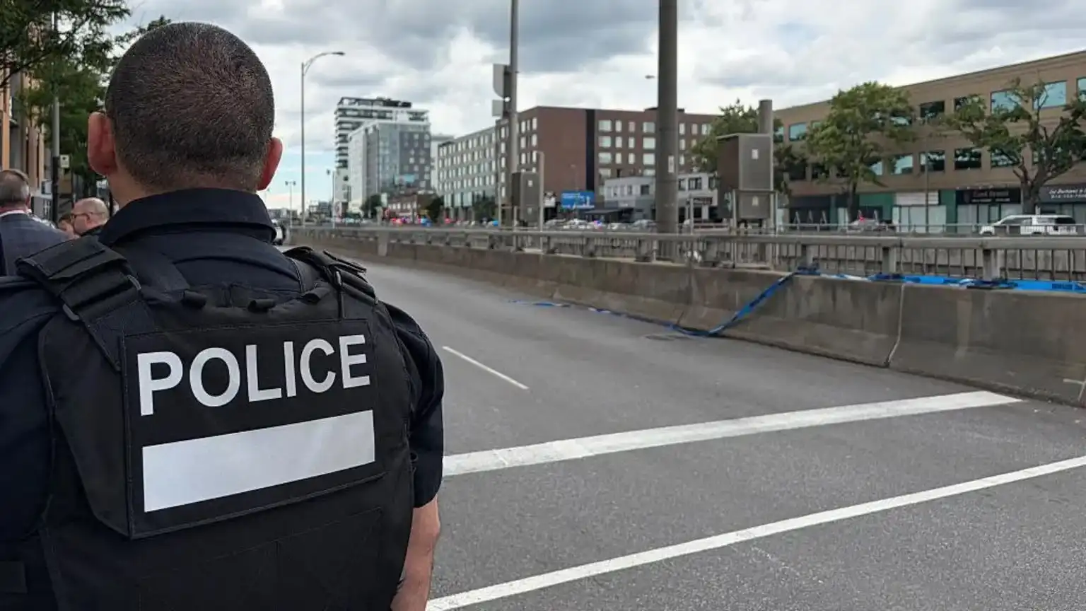 Blóðug skotárás í Montreal – lögreglumaður og óbreyttur borgari féllu (Myndband)