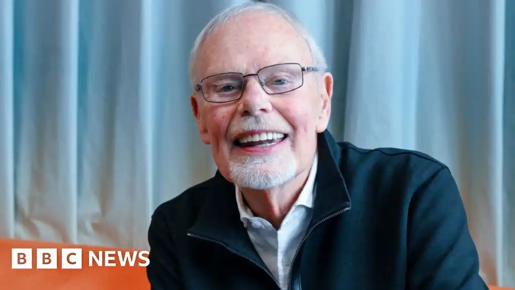 Bob Harris to step down from Radio 2 after 56 years on air