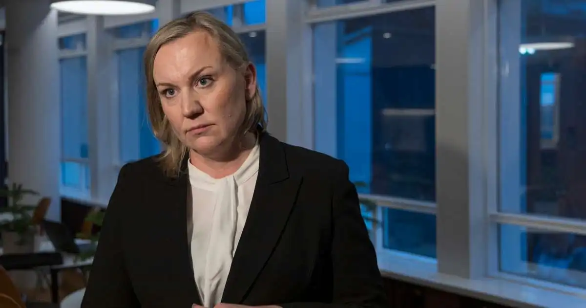 Boðar breytingu á veitingu dvalarleyfa