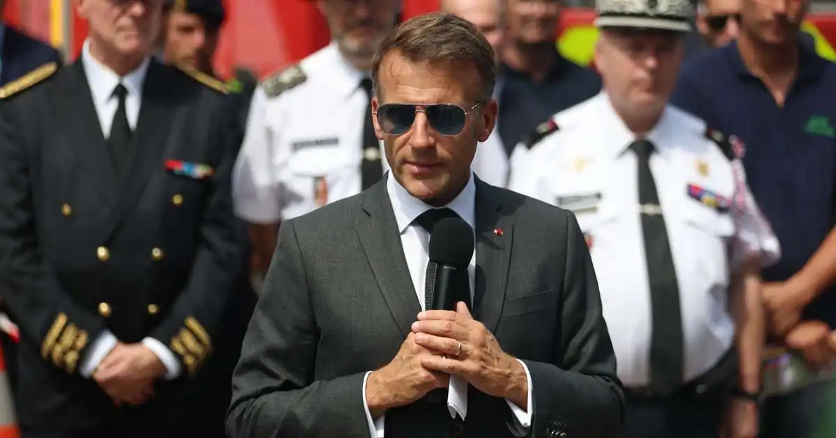 Boðar ríkisstjórnina á neyðarfund vegna skógarelda