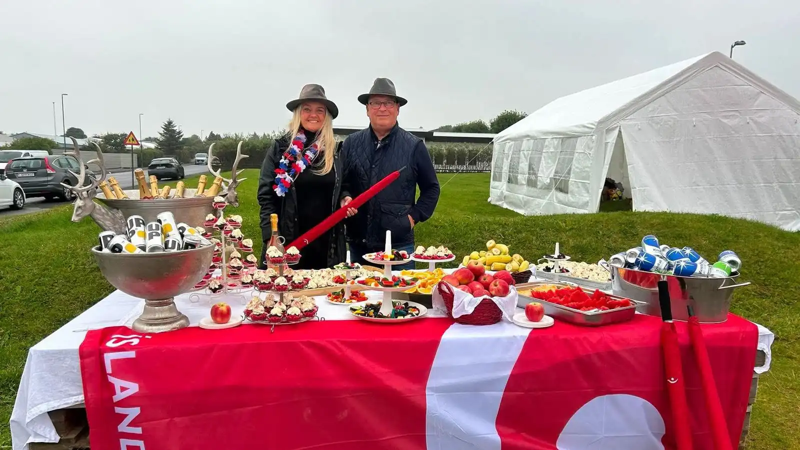 Bökuðu þúsund bollakökur sem kláruðust strax - Vísir