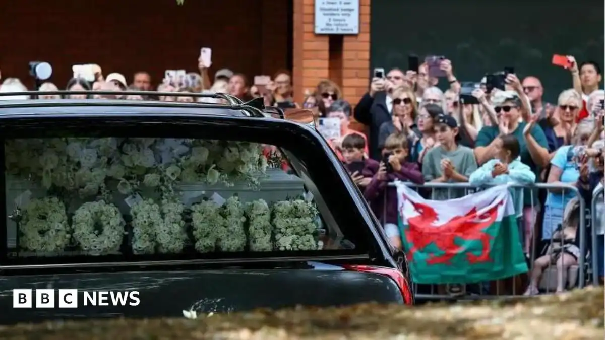 Bonnie Tyler's Swansea funeral sees tributes to Welsh singer