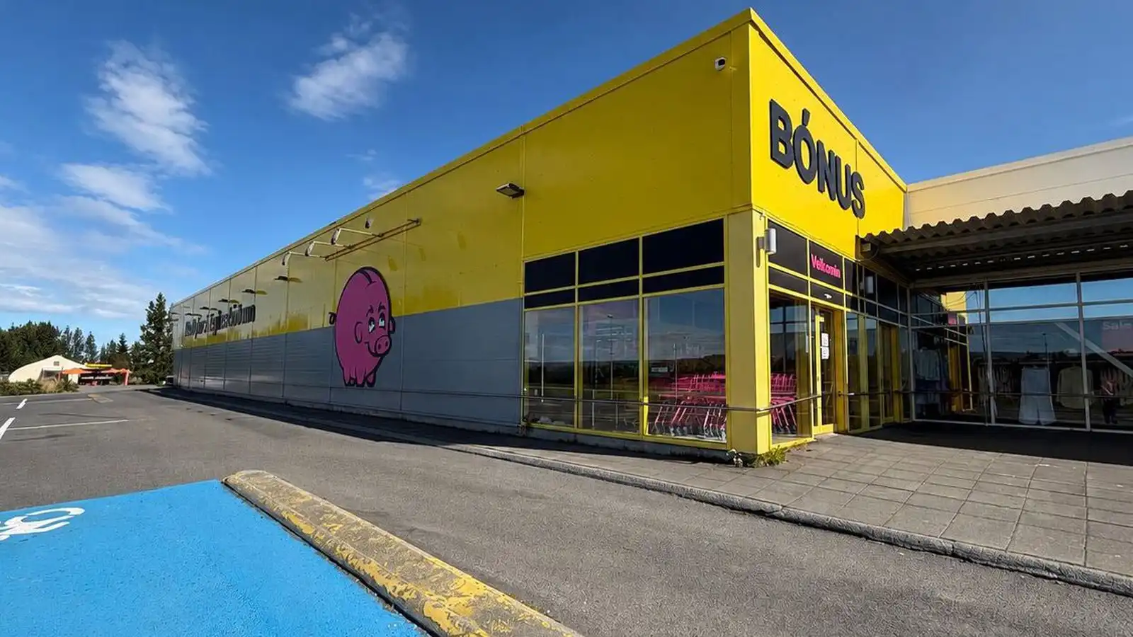 Bónus lokað vegna elds­voða um helgina - Vísir