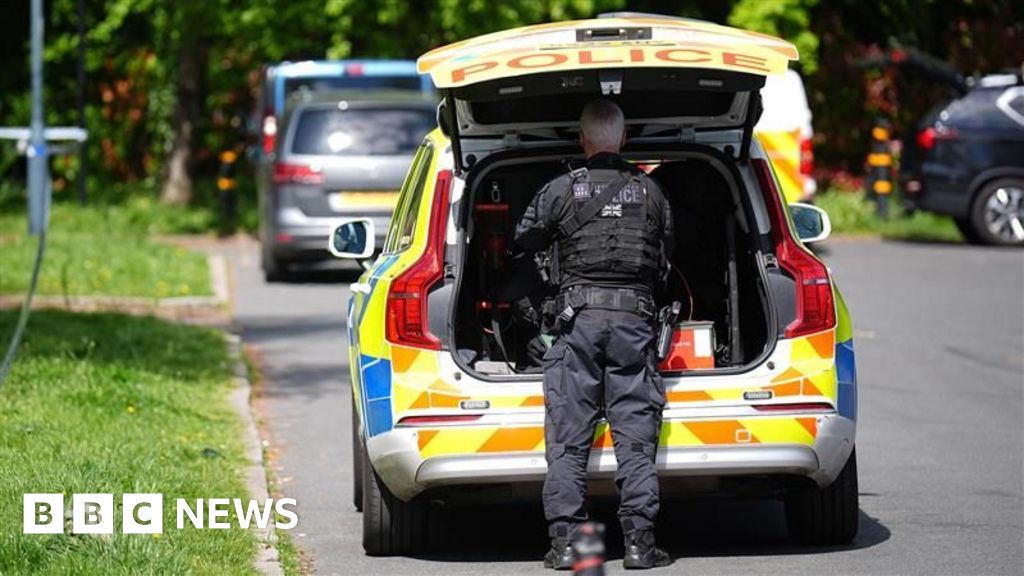 Boy, 17, charged with Kenton synagogue arson in Harrow