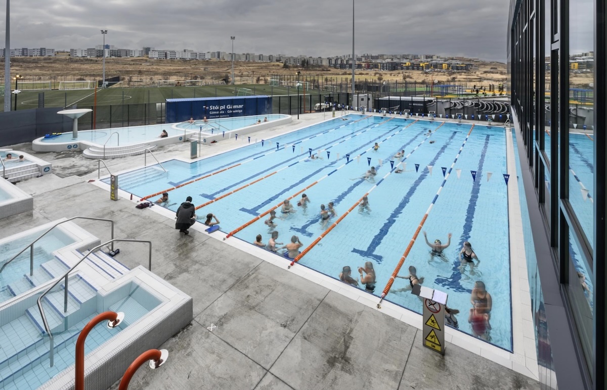 Breytt gjaldskrá sundlauga, Ylstrandar og Fjölskyldu- og húsdýragarðs