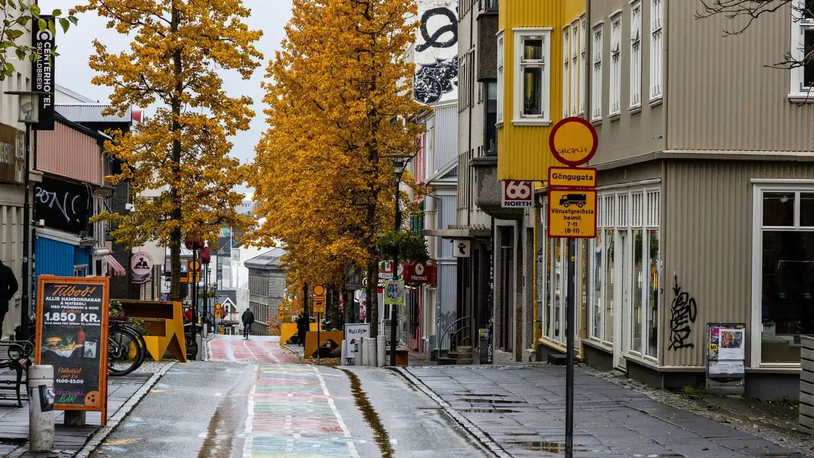 Brotist inn í fyrir­tæki í mið­borginni - Vísir