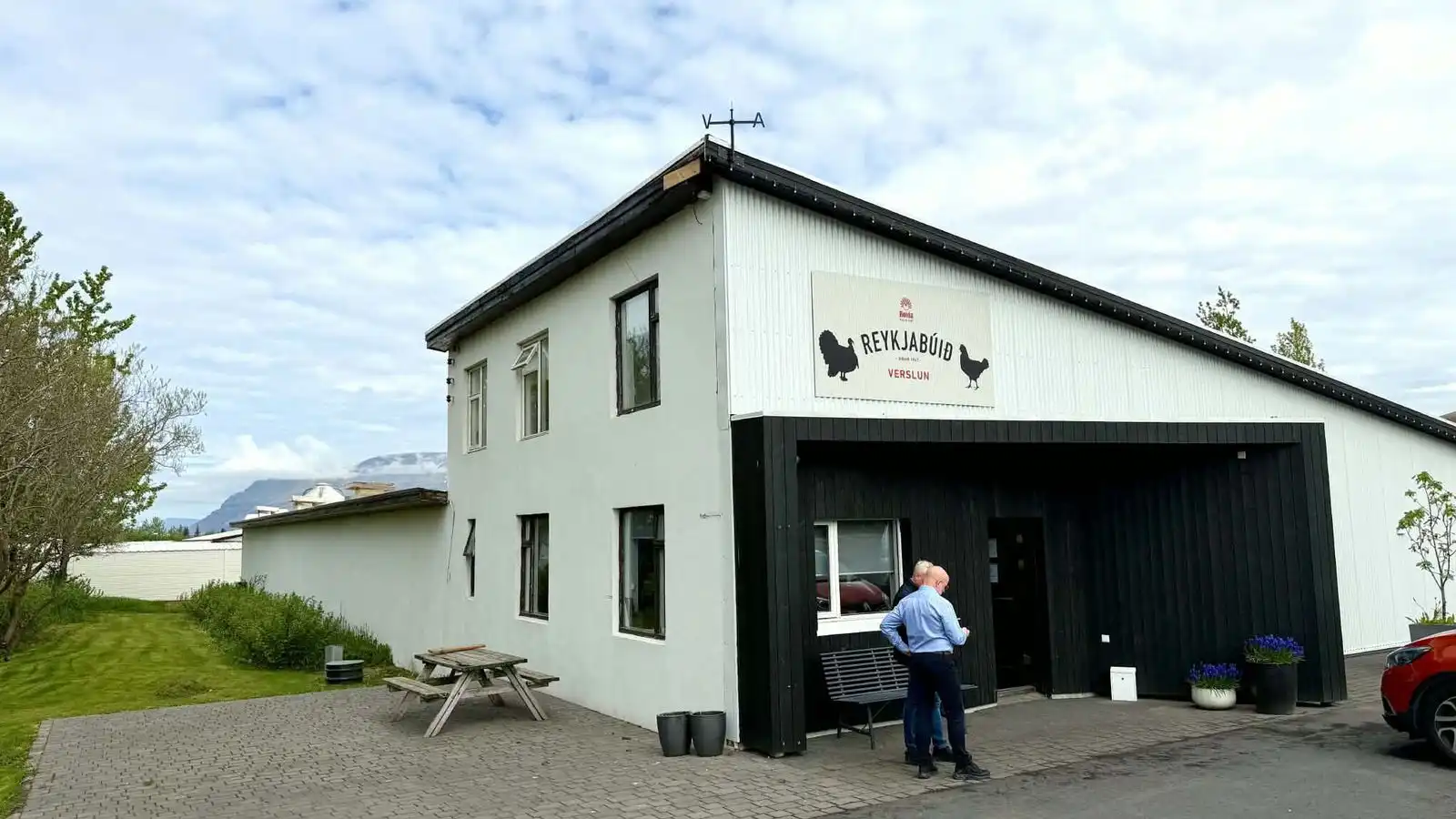 Brotist inn í Reykjabú og annað „mani­festó“ skilið eftir - Vísir