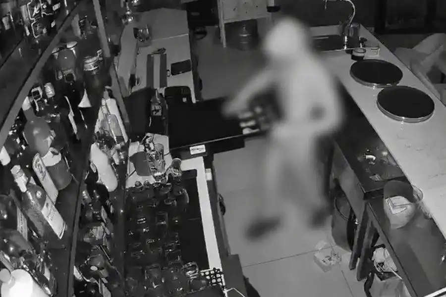 Burglar allegedly dressed as a nun during €10,000 restaurant crime spree in Fuerteventura