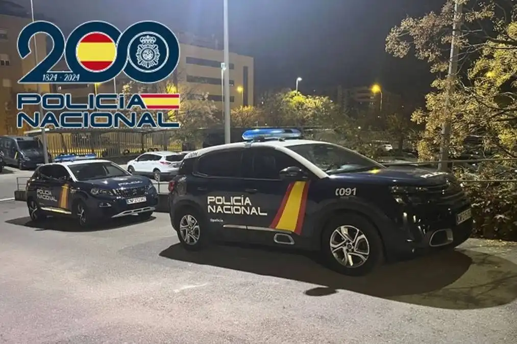 Burglar arrested at bus stop after break-in at shopping centre in Gran Canaria