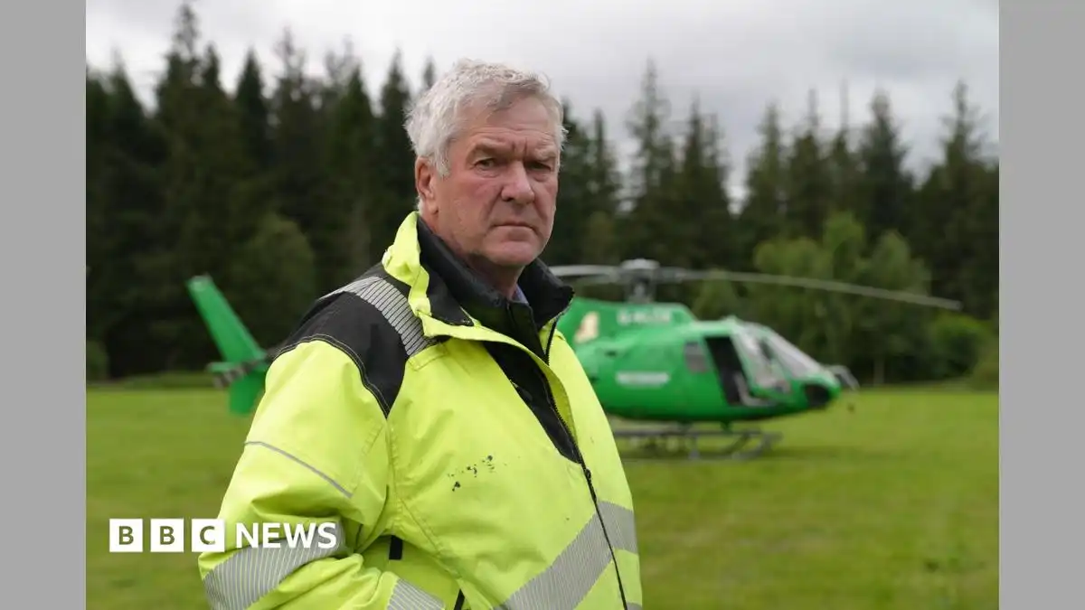 Cairngorm residents say wildfire response 'too slow'