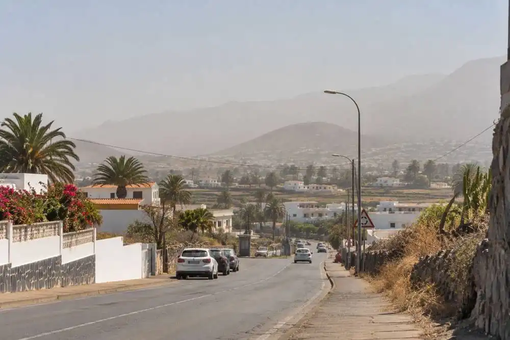 Canary Islands schools reopen as heatwave eases but temperatures could still reach 34°C