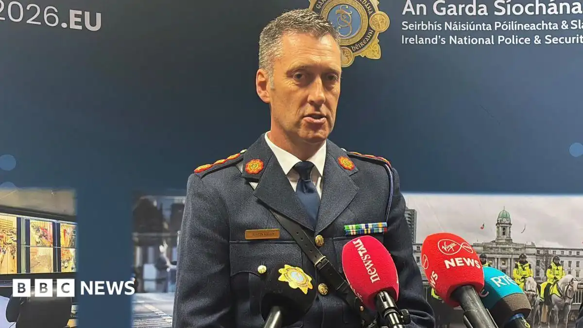Carrickmacross: Police 'intercept car with bomb on way to attack in NI'