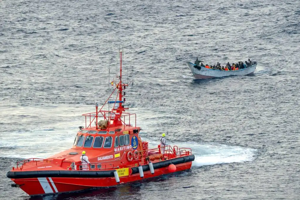Cayuco with over 100 migrants reaches Los Cristianos