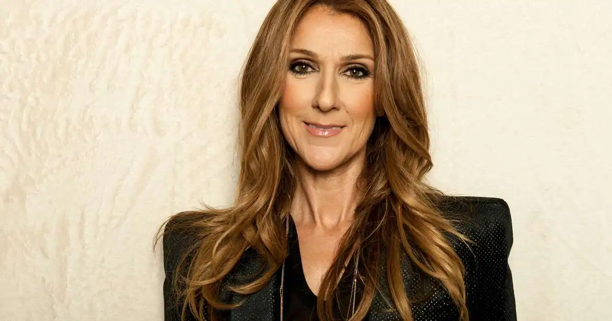 Celine Dion söng óvænt fyrir aðdáendur á götu úti