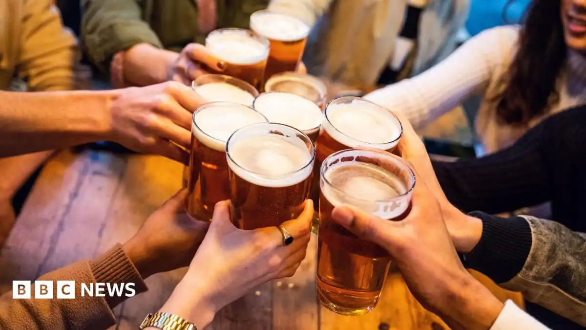 Changing pubs into offices or homes to be made harder under new rules