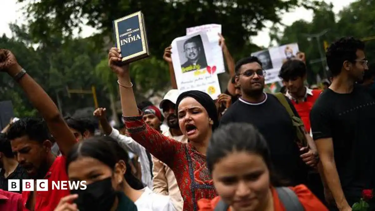 CJP's parliament march from Jantar Mantar: Thousands of 'cockroach' protesters take to Delhi streets