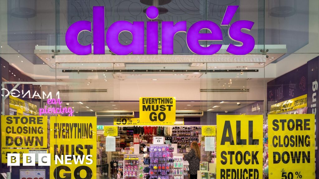 Claire's closes all 154 stores in UK and Ireland with loss of 1,300 jobs