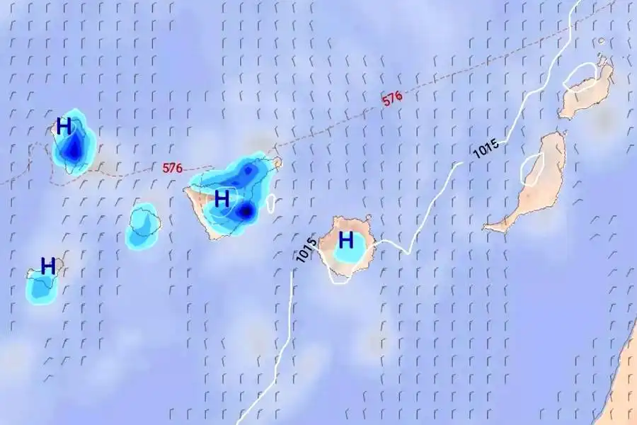 Cooler temperatures and scattered rain showers in the Canary Islands this weekend