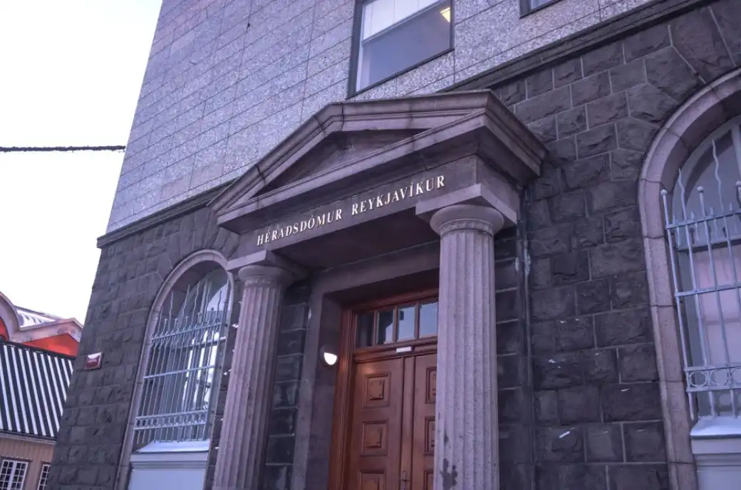 Dæmdur í fangelsi fyrir að ryðjast í heimildarleysi inn í hjólhýsi í Reykjavík - DV