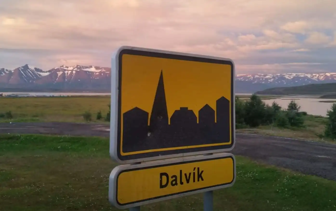 Dalvískt fyrirtæki í hart vegna einbýlishúsalóðar - Segir sína lóð ónothæfa