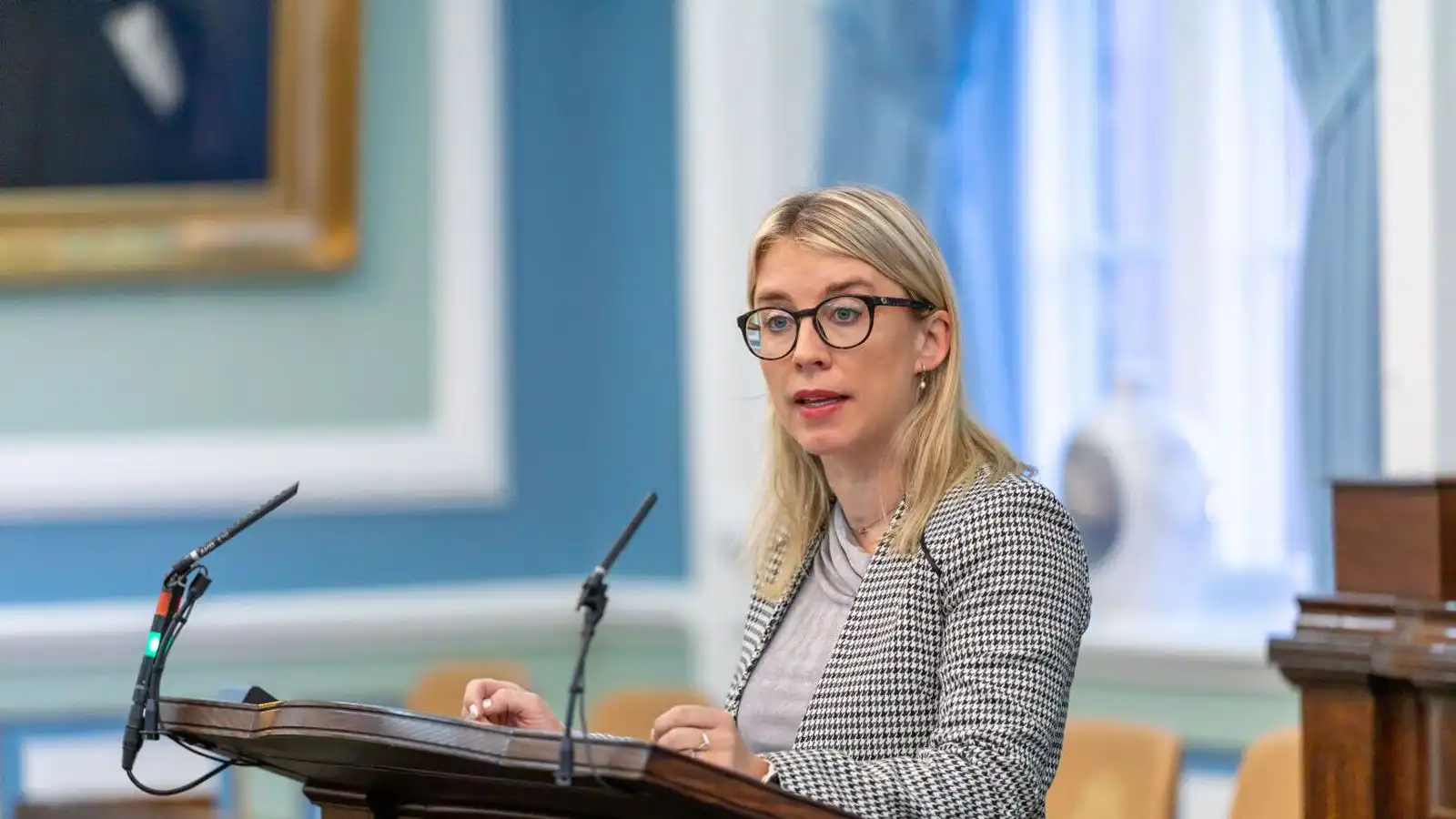 Diljá Mist skikkuð í smá hvíld - Vísir