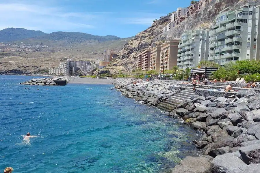 Diver in critical condition after being hit by boat in Tenerife
