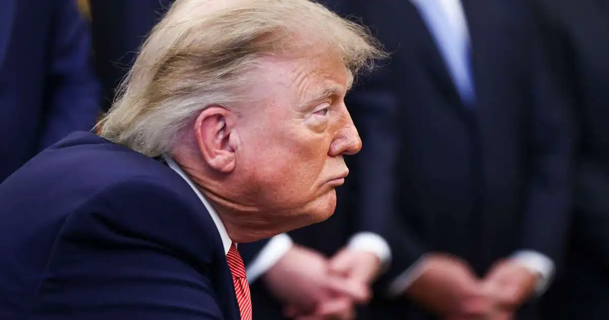 Dómari gerir Trump að bera vitni undir eiðstaf