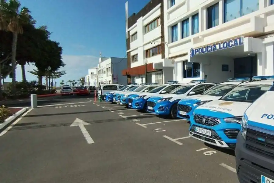Driver arrested after running from police in Lanzarote