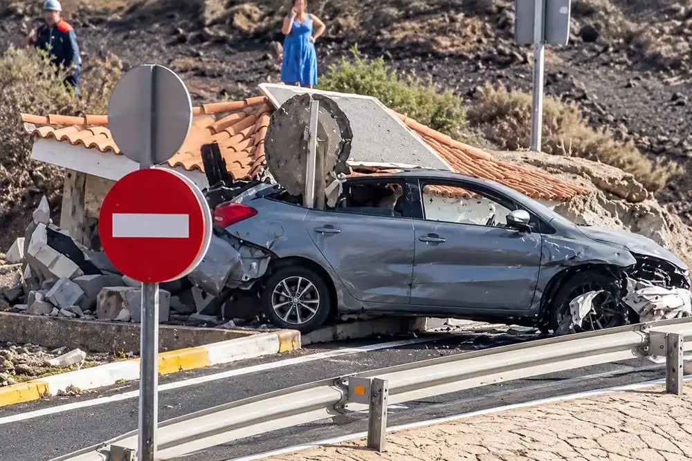 Driver who smashed into TF-1 bus stop was more than three times over drink-drive limit