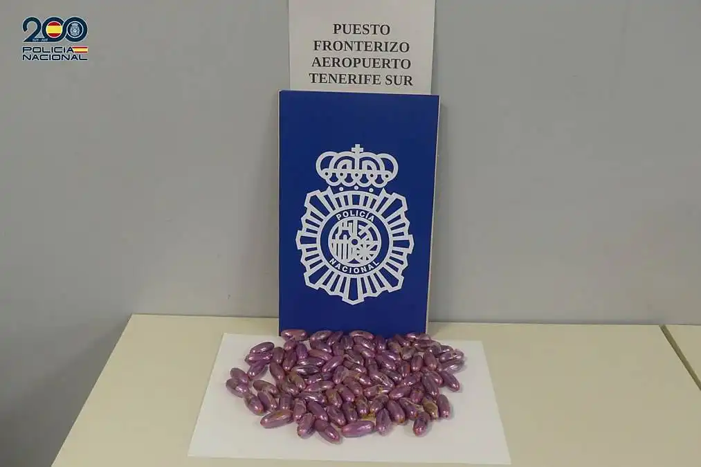Drug mule caught at Tenerife South Airport with 79 capsules of hashish inside his body