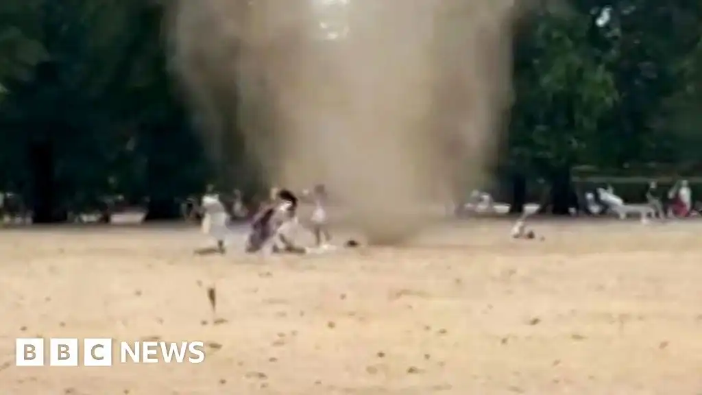 'Dust devil' spins through London park