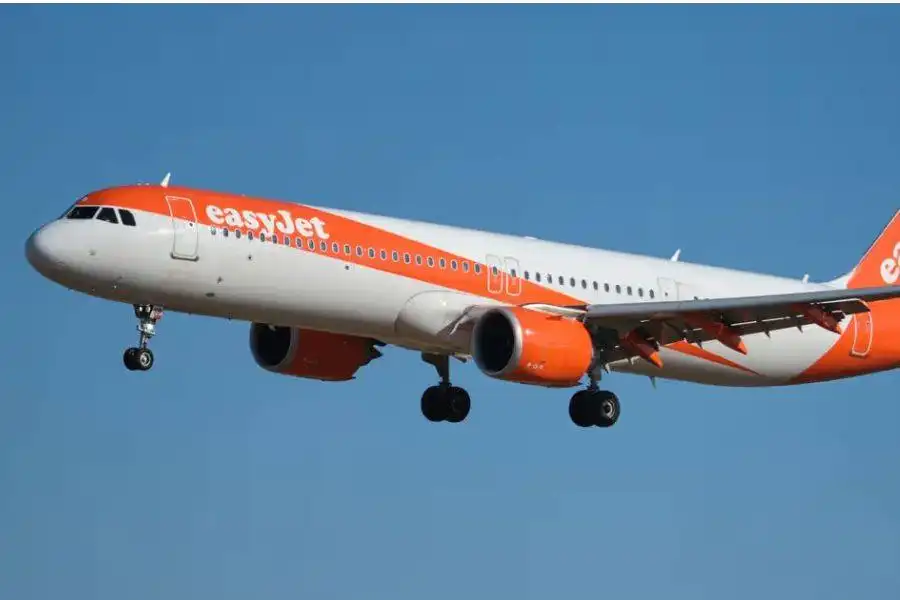 Easyjet to introduce high-speed wifi on flights to the Canary Islands