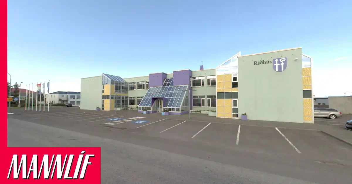 Eðvarð lamdi mann og hótaði stjúpsyni sínum