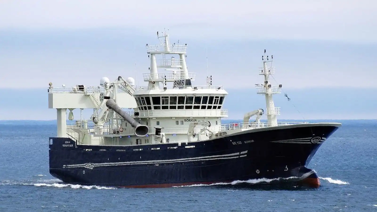 Eld­haf gaus upp í vélar­rúmi og skipið rak í þrjá tíma - Vísir