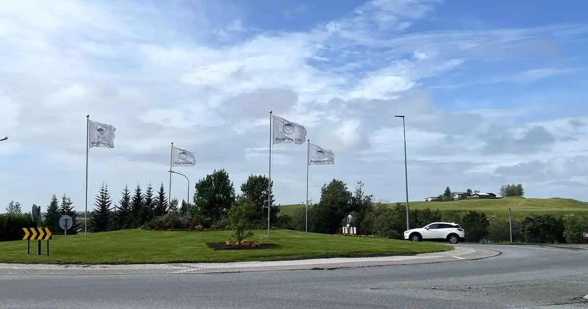 Eldur á geymslusvæði á Hellu