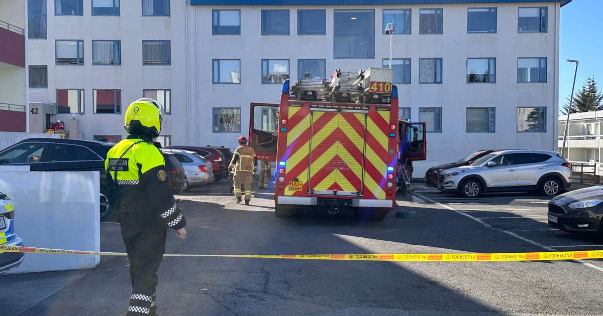Eldur í fjölbýlishúsi í Kópavogi