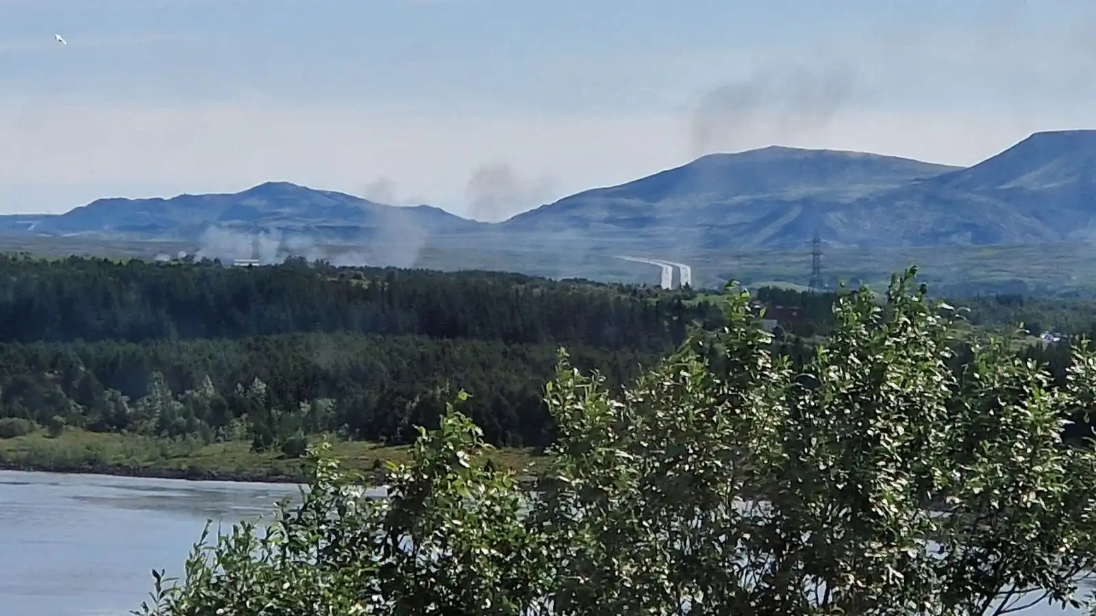 Eldur í sumar­bú­stað við Suður­lands­veg - Vísir