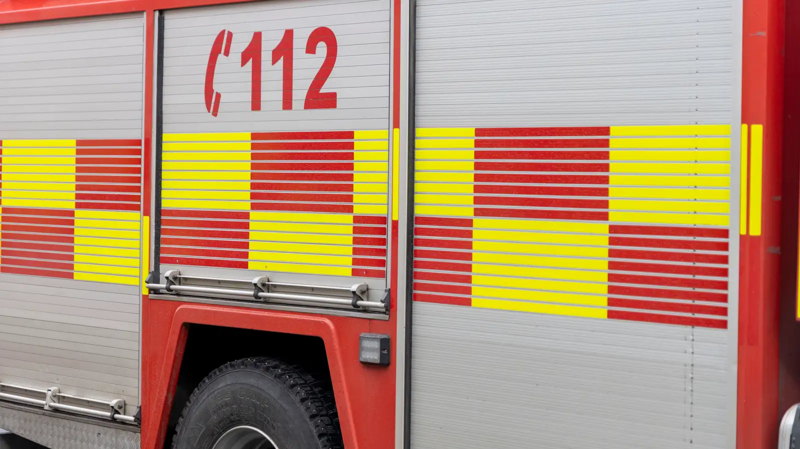 Engan sakaði þegar lítilli einkaflugvél hvolfdi í lendingu