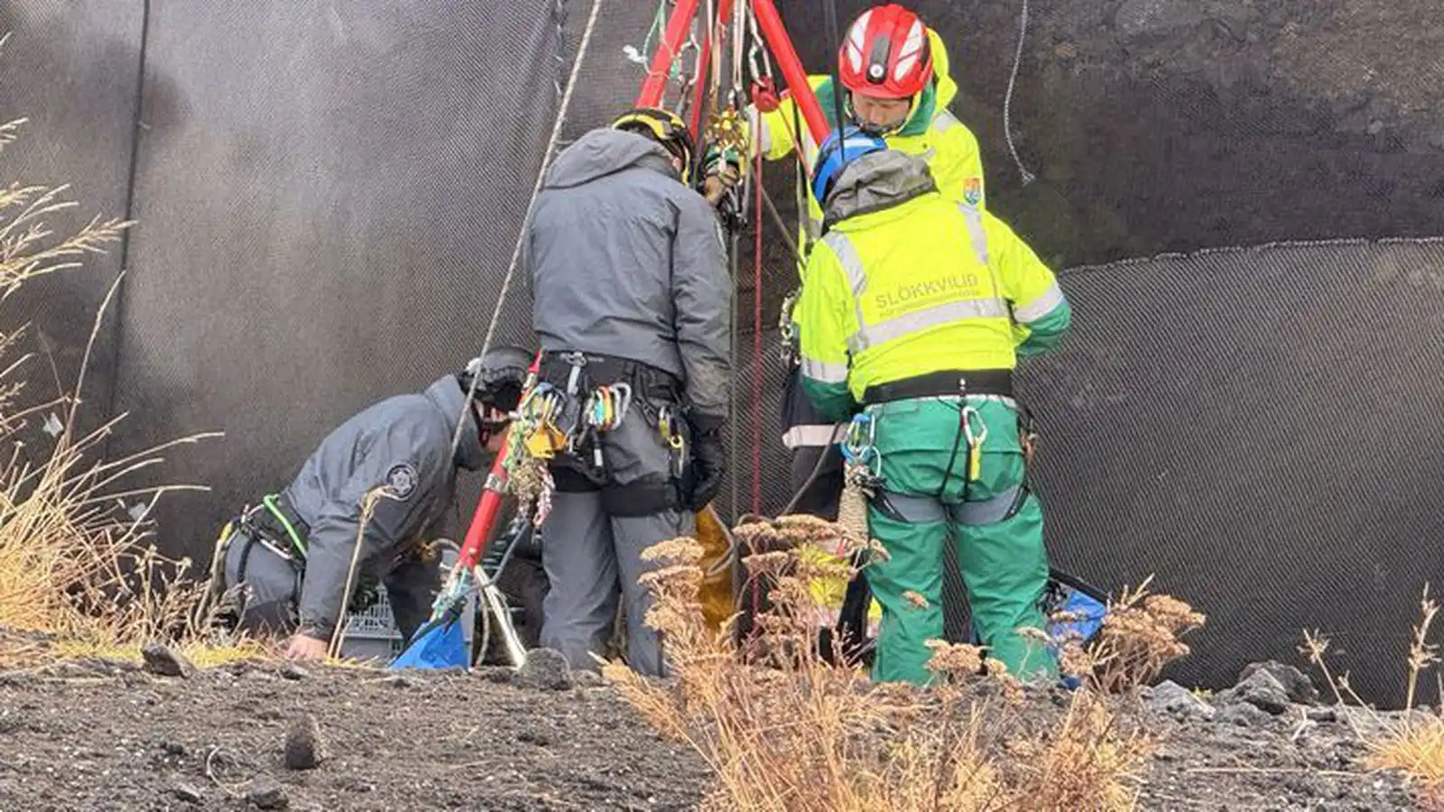 Engar vís­bendingar fundist en form­legri leit lokið - Vísir