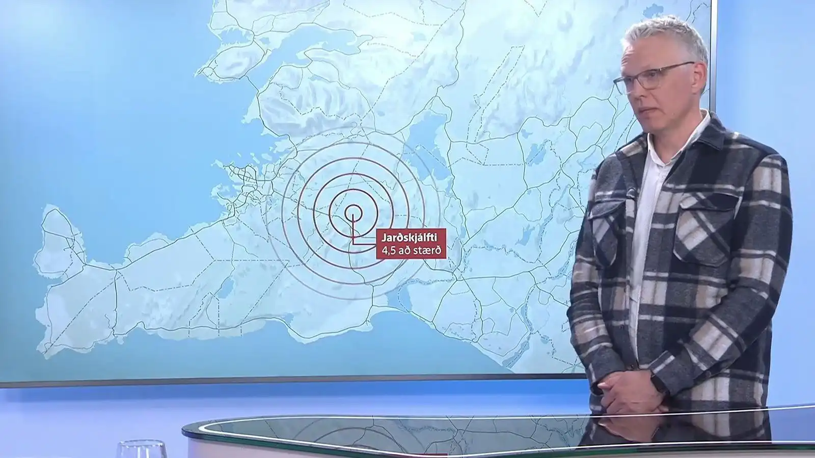 Engar vís­bendingar um kvikusöfnun en ríf­lega sjö hundruð skjálftar - Vísir