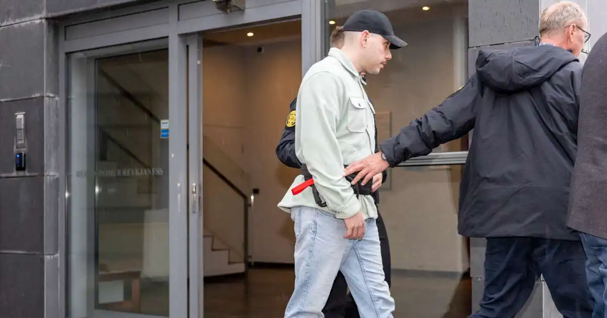 Engin ummerki um blóð í bíl sakbornings