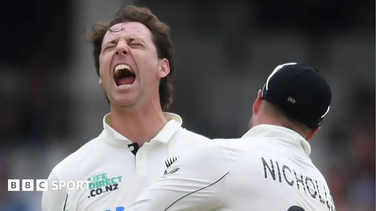 England vs New Zealand: Matt Henry ends hosts' miserable fortnight