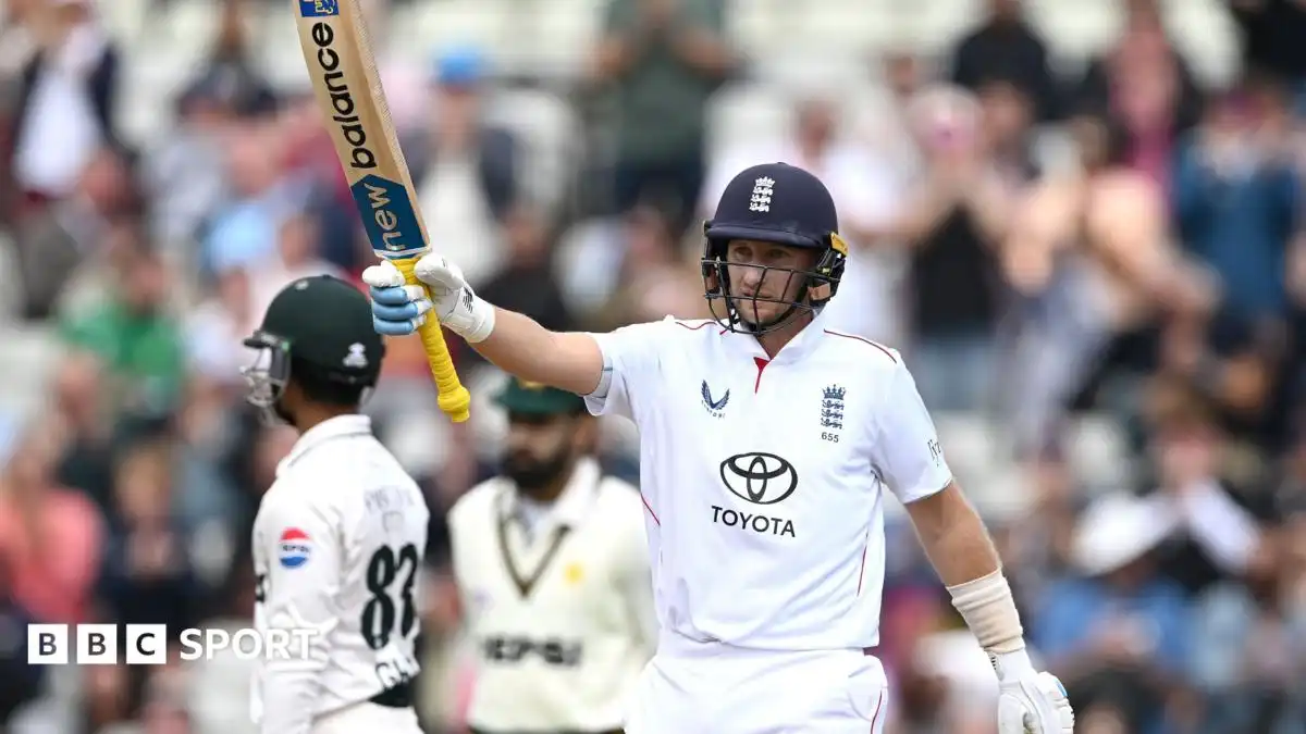 England vs Pakistan: Joe Root and Jordan Cox come through scare to win third Test and 3-0 sweep