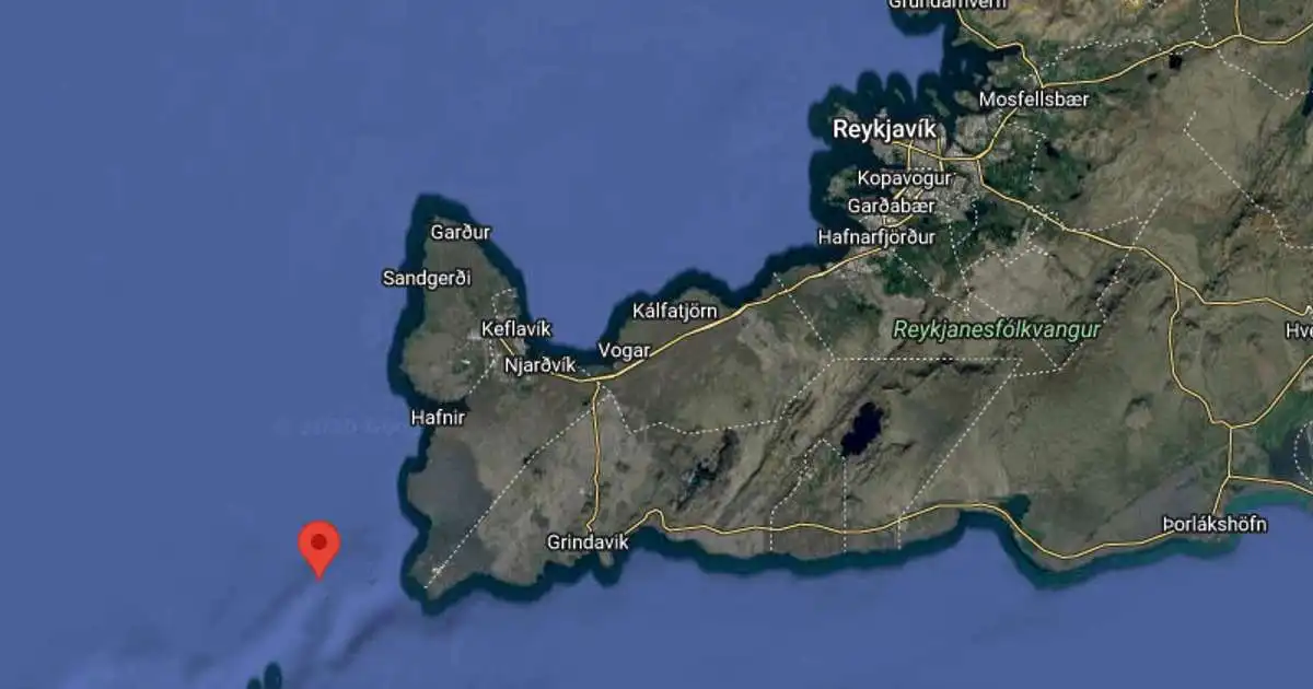 Enn skelfur jörð á Reykjaneshrygg