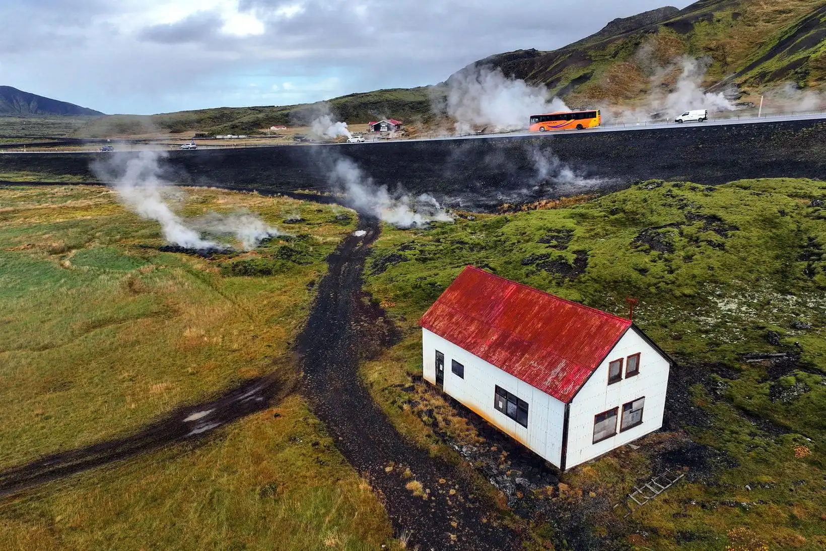 Enn skelfur suðvesturhornið - MBL.IS