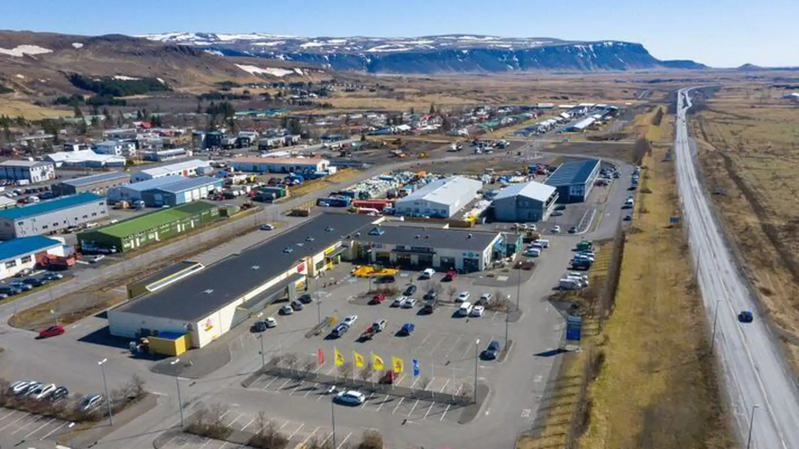 Enn varað við umferðartöfum sökum fram­kvæmda á Hring­vegi - Vísir