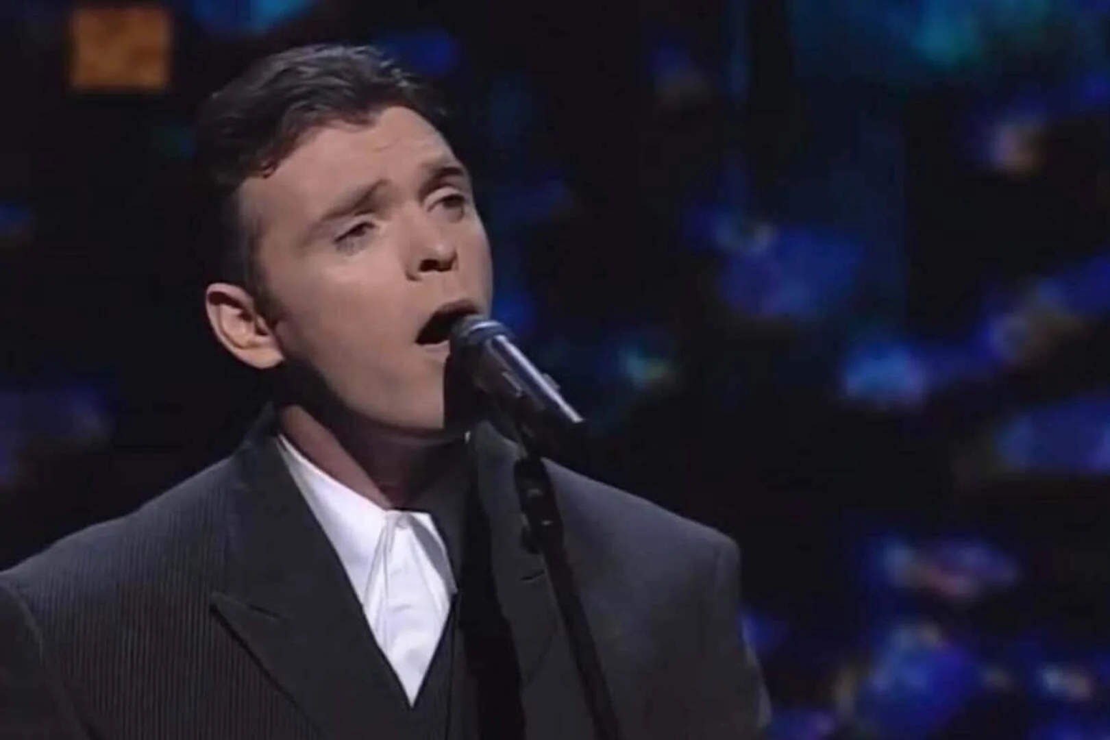 Eurovision-söngvarinn Eddie Friel látinn – Keppti gegn Björgvini árið 1995